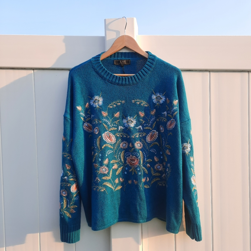 L&B Floral Embroidered Very Soft Oversized Sweater | Size L / XL